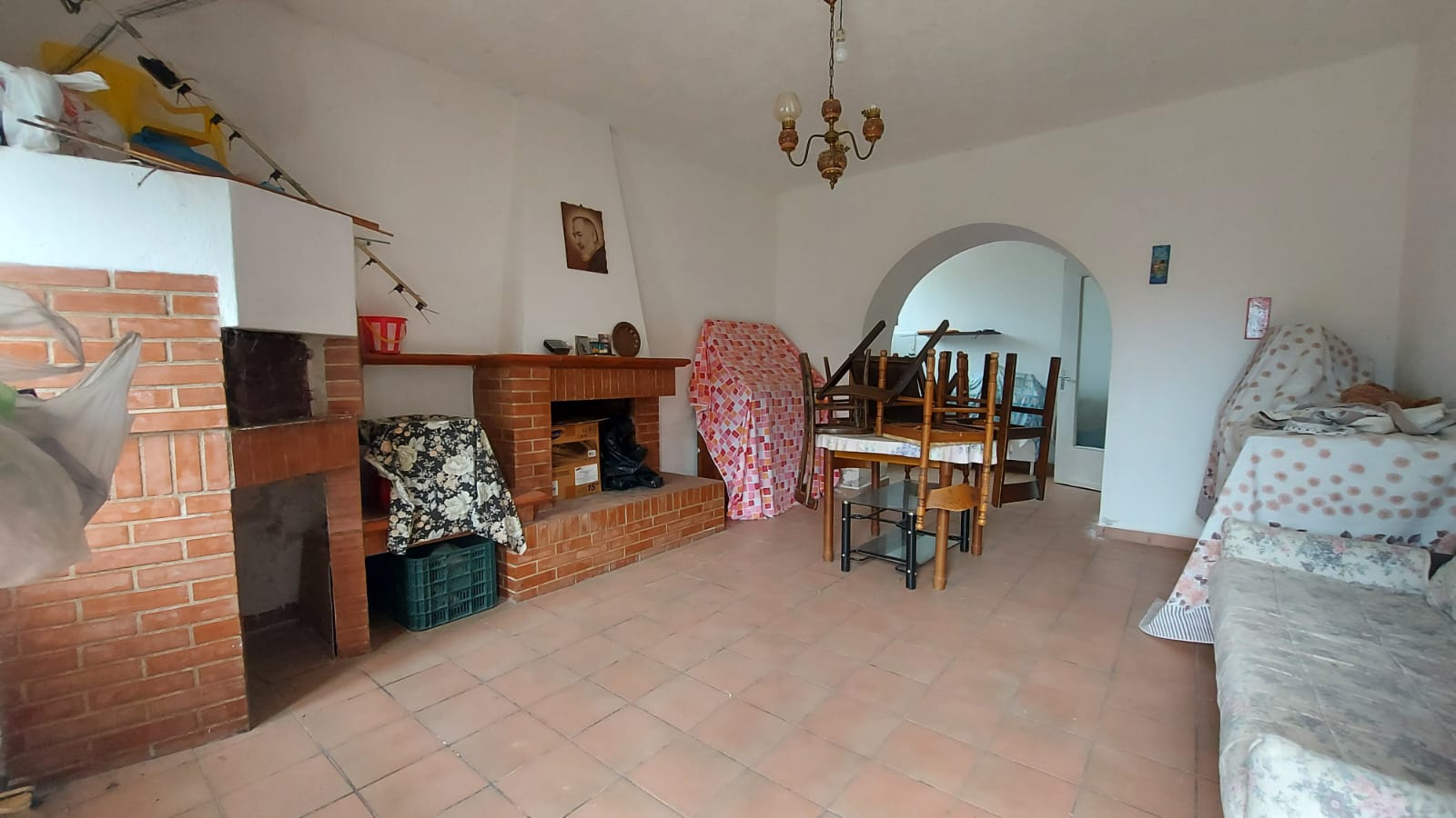 Casa con rudere e terreni in Valloni