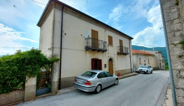 sessano-molise-via-roma-43.jpg