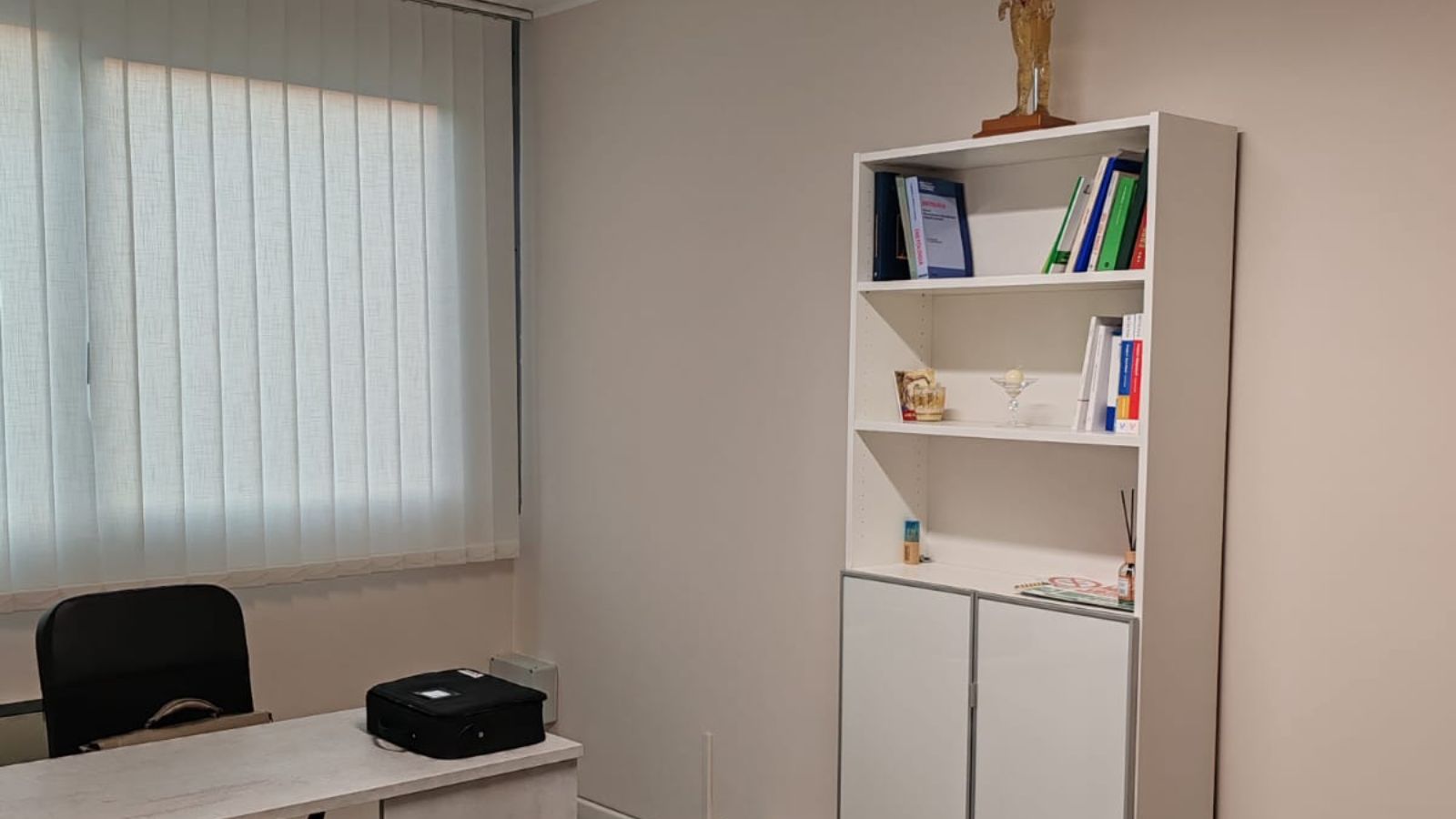 viaumbria1uffaffitto1jpg.jpg