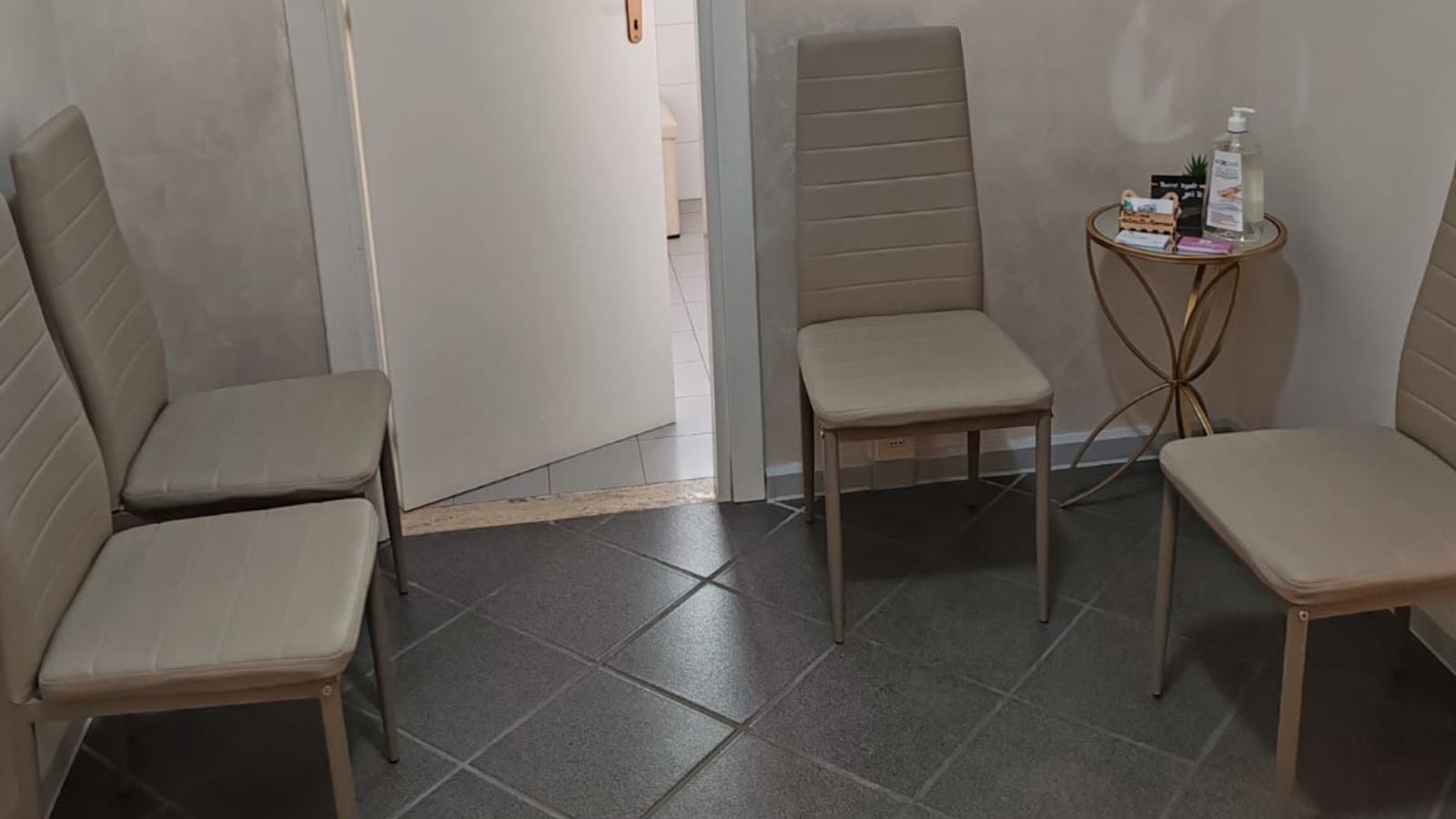 viaumbria2uffaffitto2jpg.jpg