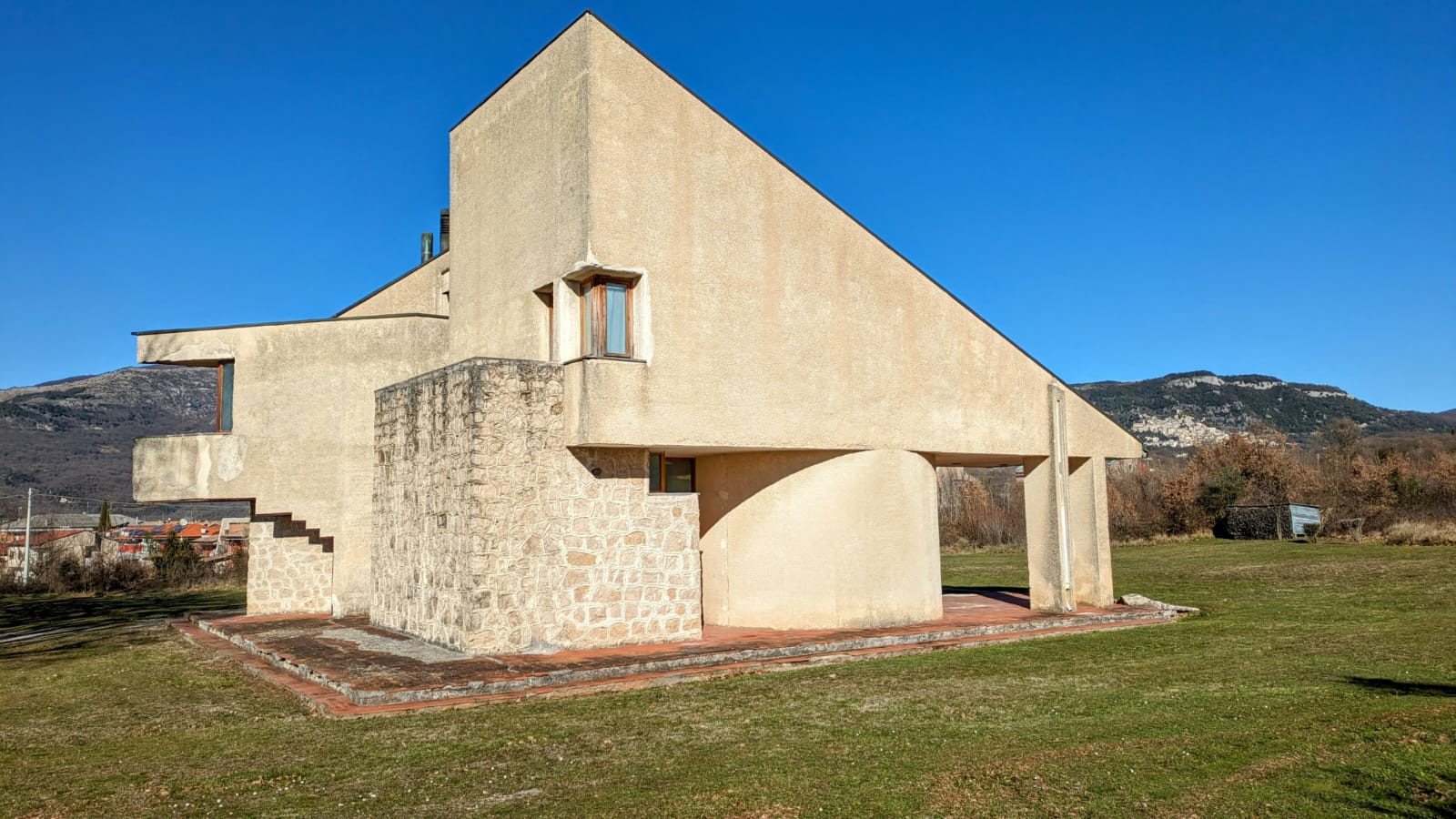 villacarlomagno15jpg.jpg
